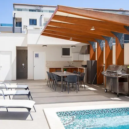 Tina Ocean View Villa *