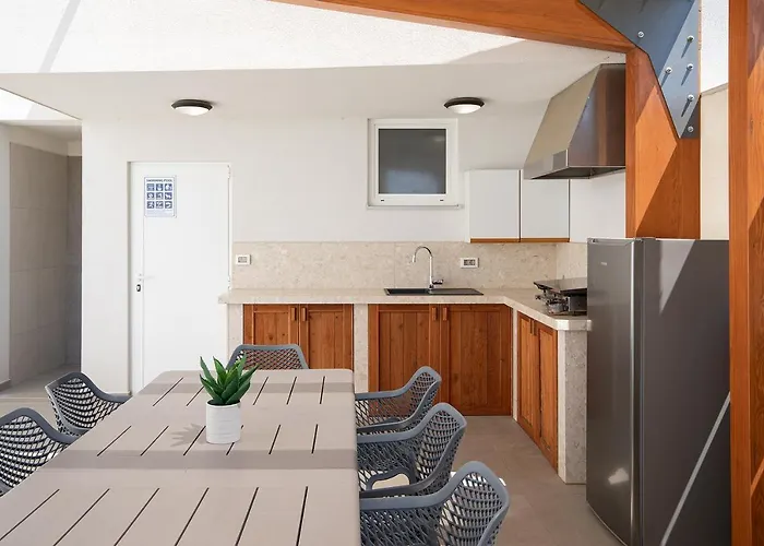 Tina Ocean View Villa *