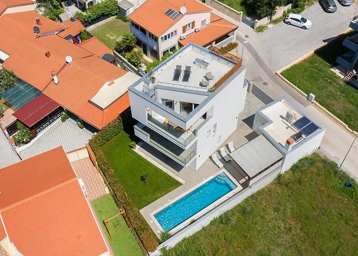 Tina Ocean View Villa *