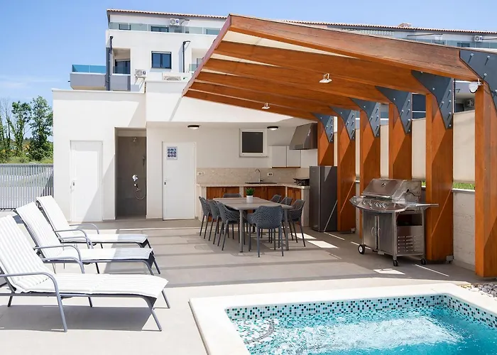 Tina Ocean View Villa *